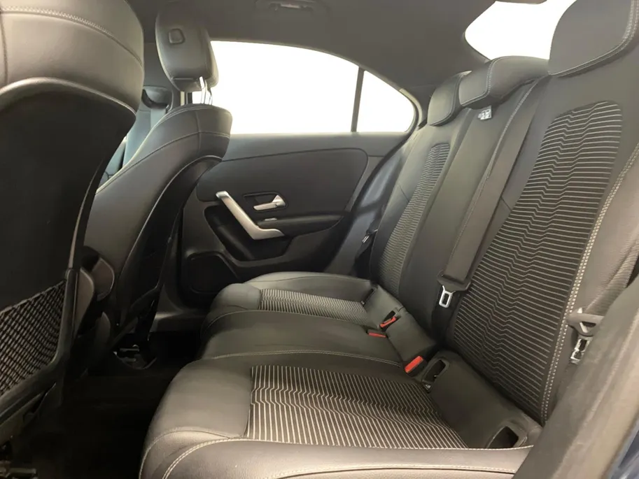 Mercedes-Benz A-Klasse 180 ADVANTAGE | AUTOMAAT | APPLE CARPLAY | NL-AUTO |