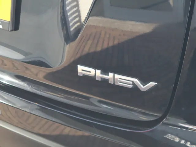 Mitsubishi Eclipse Cross 2.4 PHEV Intense+ Trekhaak | Standkachel | Carplay