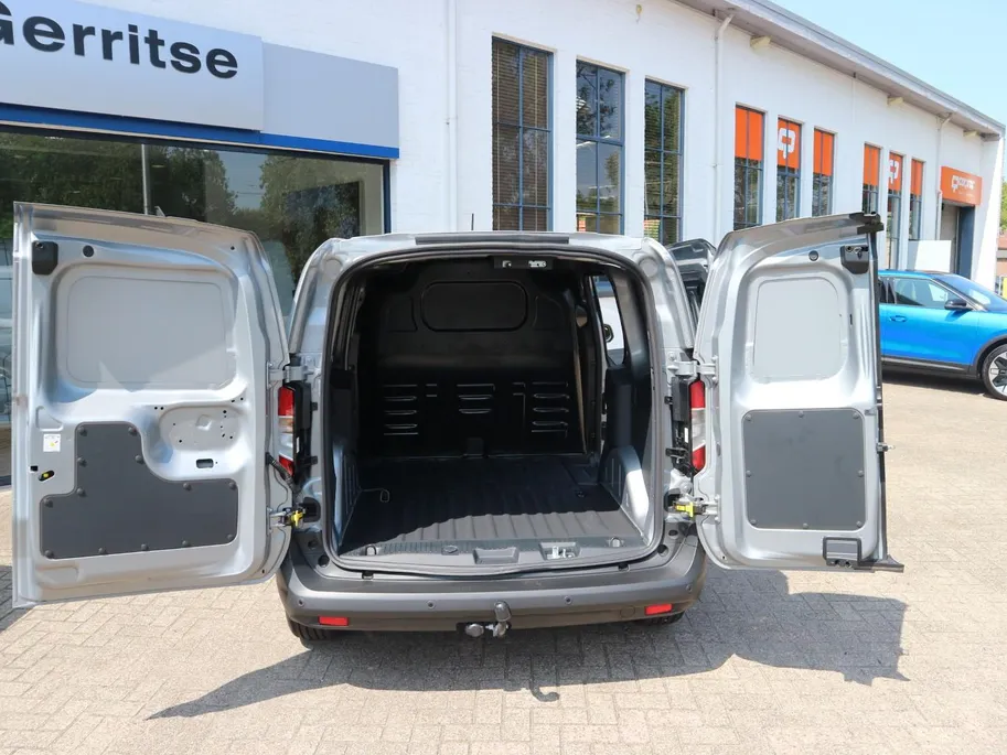 Ford E-Transit Courier Limited 44 kWh | TREKHAAK | NAVI | WINTERPACK |