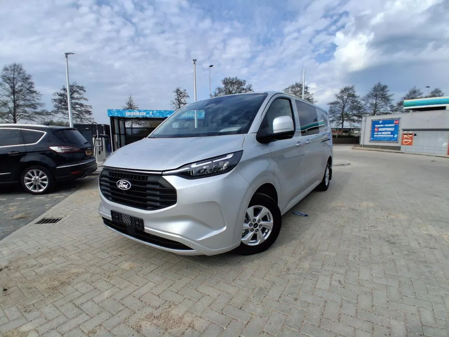 Ford Transit Custom 2.5 PHEV 233 pk L2H1 320 Limited Dubbele cabine