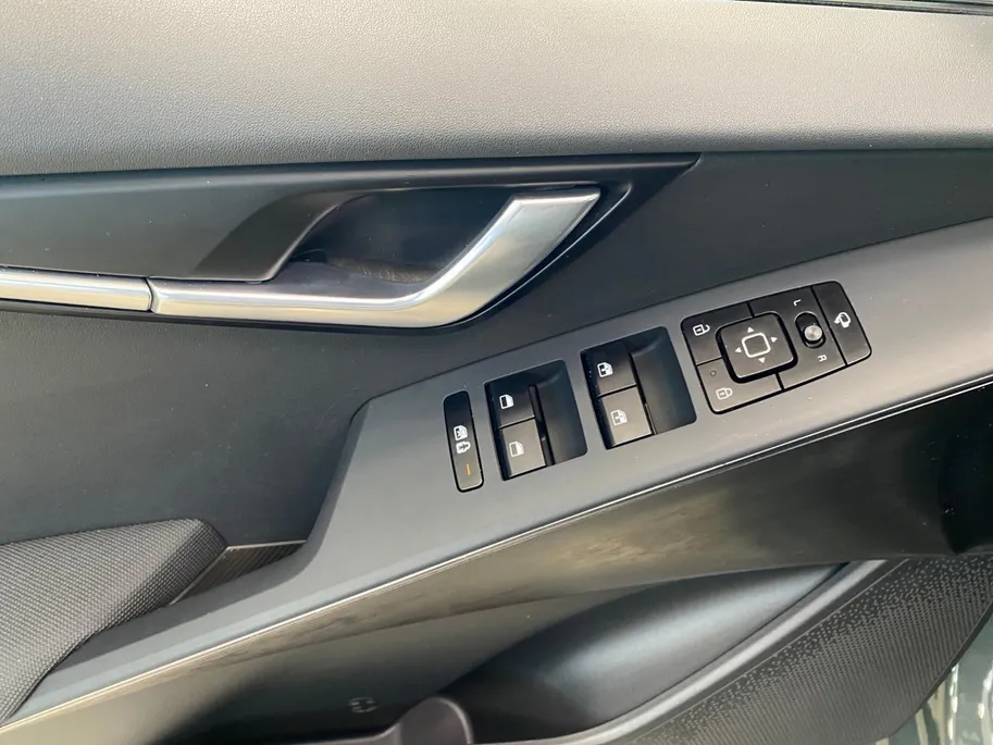 Kia Niro 1.6 GDi Hybrid DynamicPlusLine | Demo | Direct Beschikbaar! | Leder | Schuif/Kantel dak | Navi | Camera | Stoel + Stuurverwarming | Elektr. Achterklep | Head-Up Display |