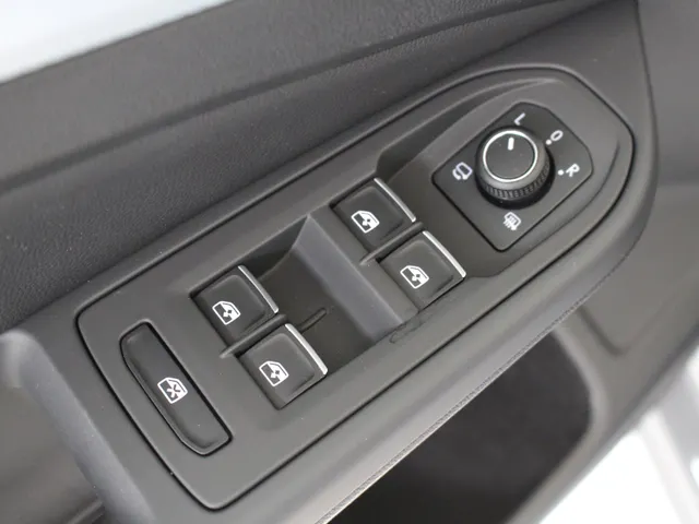 Volkswagen Golf 1.5 eTSI DSG Energy Edition Panoramadak | Navigatie | Harman Kardon Audio |  Fabrieksgarantie