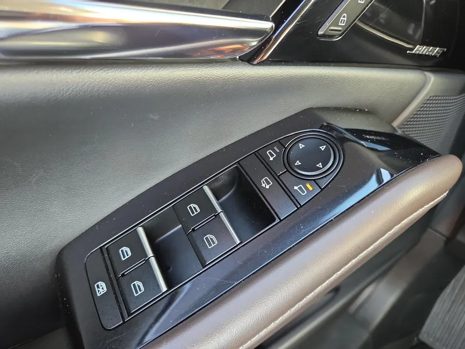 Mazda CX-30 2.0 e-SkyActiv-X M Hybrid Luxury | Automaat| Dealeronderhouden | Stoelverwarming | Bose |  Zeer nette auto | Lederen interieur | BLIS | Adaptive cruise control | Camera | carplay |