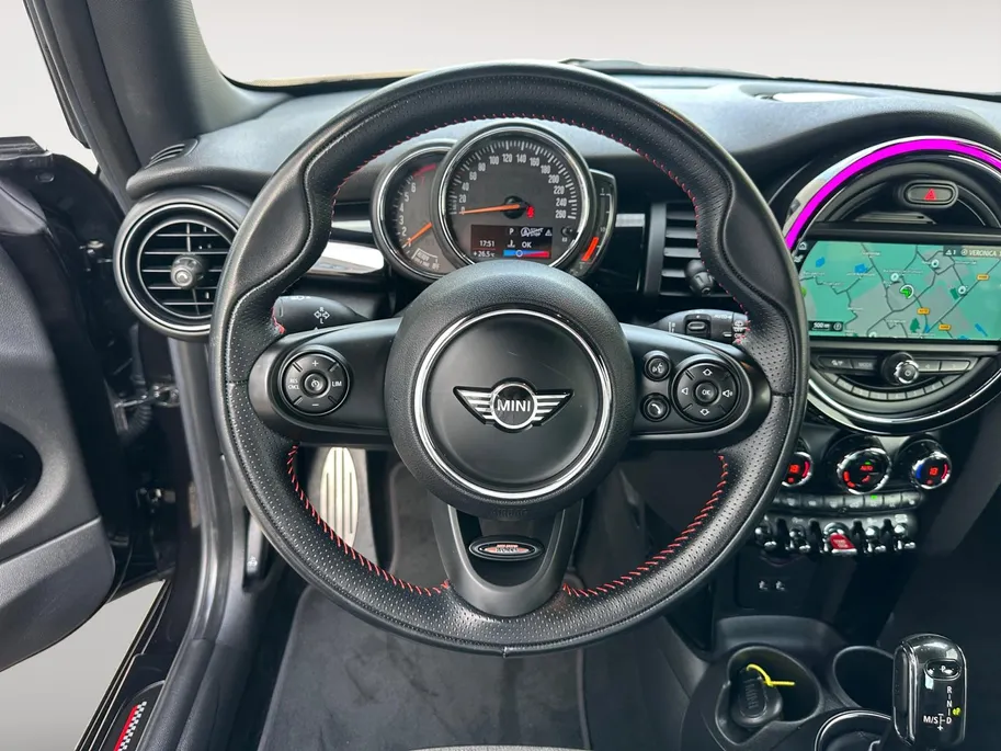 MINI 3-Deurs 1.5 Cooper | Automaat | John Cooper Works | Navigatie | Parkeersensoren | Stoelverwarming | Cruise & Climate Control | Dealer Onderhouden | 12 Maanden BOVAG Garantie