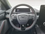 Ford Mustang Mach-E Extended Premium RWD 88 kWh | Afneembare trekhaak | Stoelverwarming | Leer bekleed | 18' Lichtmetaal | Adaptive Cruisecontrol | Dodehoekdetectie | Led verlichting | Climate Control | Nieuw te bestellen |