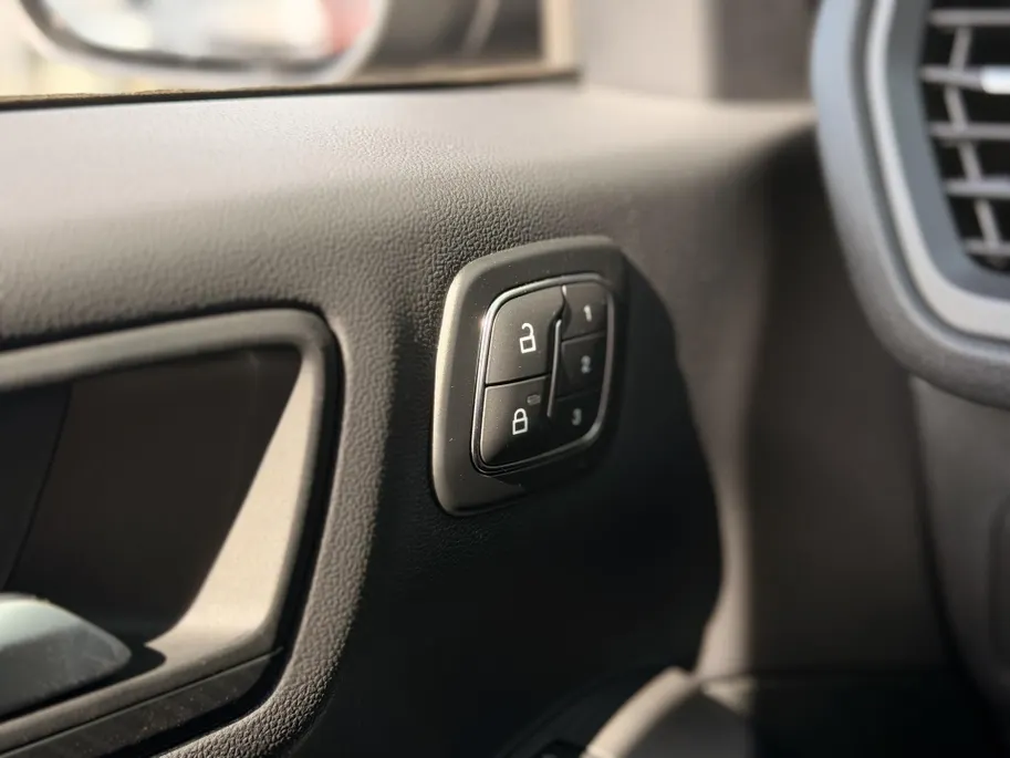 Ford Kuga 2.5 PHEV ST-Line X UIT VOORRAAD I DRIVER ASSIST PACK I WINTER PACK I WEGKLAPBARE TREKHAAK I RESERVEWIEL I APPLE CARPLAY / ANDROID AUTO I