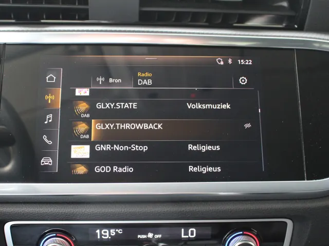 Audi Q3 35 TFSI Business Edition Android auto /  Apple Carplay | Climate Control | Cruise Control | Stoelverwarming