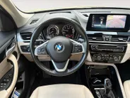 BMW X1 sDrive20i VDL Nedcar Edition | Trekhaak | Camera | Leder | Head-Up Display | Navi | Stoelverwarming | Elektrische achterklep | LED | 12 maanden Bovag Garantie