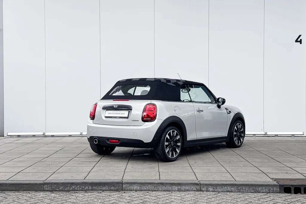 MINI Cooper Cabrio 1.5 Cooper Sidewalk Edition