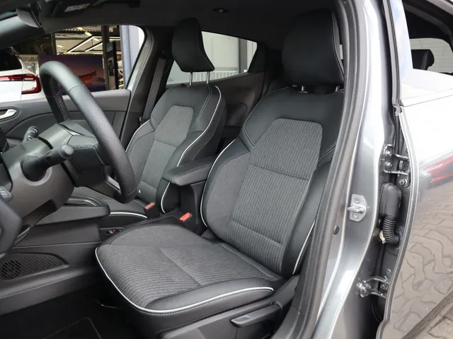 Mitsubishi Colt 1.6 HEV Intense+ Adaptive Cruise | Keyless | All Seasons