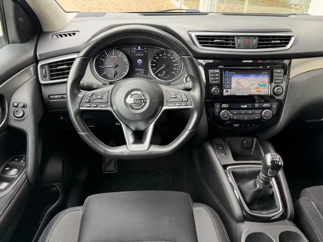 Nissan QASHQAI 1.2 DIG-T 115pk N-Connecta | Panoramadak | Navigatie | 360-Camera | Blind Spot | Keyless