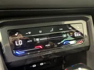 Volkswagen Tiguan 1.4 TSI eHybrid Life Business · Camera · Apple/Android Car Play · Wegklapbare Trekhaak · P-Sensoren · Stoel-& Stuurverwarming · 18'' Inch ·