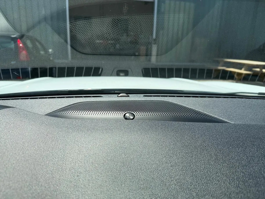 Ford Kuga 2.5 PHEV ST-Line X | Automaat | Pano dak | HUD | Elektr. uitklapbare trekhaak | Adapt. Cruise control | BLIS | Parkeersensoren voor en achter | 360 graden camera | Elektr. achterklep | B&O audio | Navigatie | Apple carplay & Android auto | Fabrieksgaranti