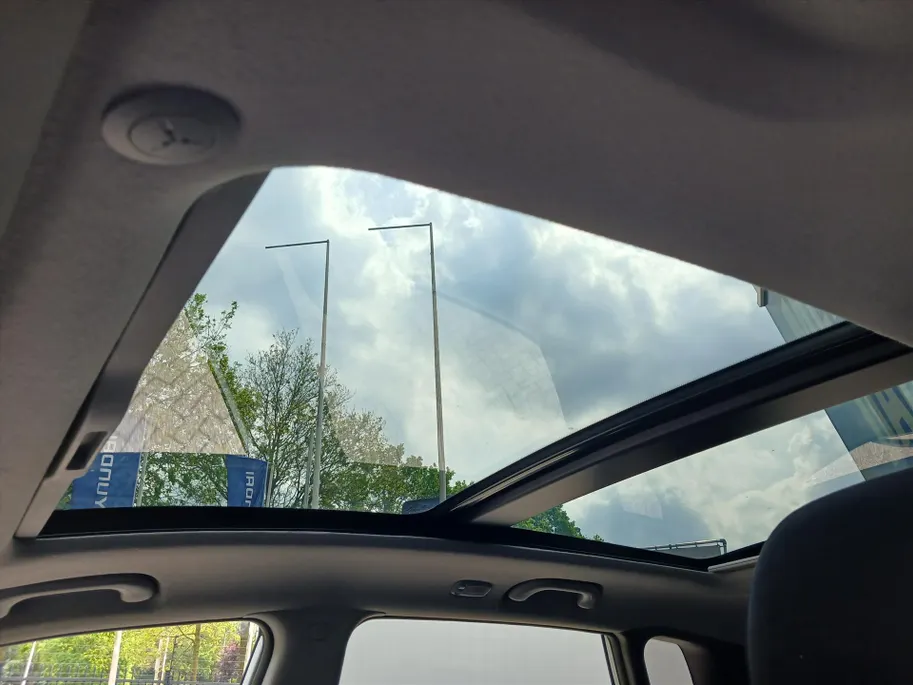 Hyundai ix20 1.6 Go Plus Automaat / Navigatie / Climate en Cruisecontrol / Schuif-kanteldak /