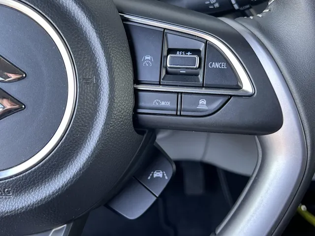 Suzuki Swift 1.2 Select Smart Hybrid | Lage Kilometerstand | All Season Banden | Apple Carplay & Android Auto | 16" LM Velgen | Airco | Cruise Control