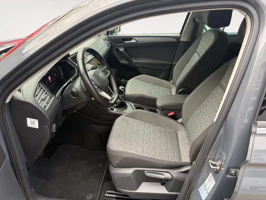 Volkswagen Tiguan 1.5 TSI Life | Draadloos Carplay | Navi | Clima | Camera | Adaptive Cruise | Elektr. Achterklep | LM Velgen | LED-Koplampen