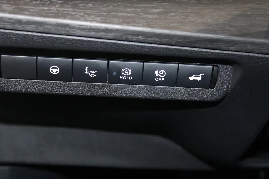 Nissan ARIYA Evolve 66 kWh | 22KW Lader| Afneembare trekhaak| Apple carplpay& Android auto| 360grd Camera| Stoelverwarming en verkoeling| Elektrisch verstelbare stoelen| Luxe bekleding| Dealer onderhouden|