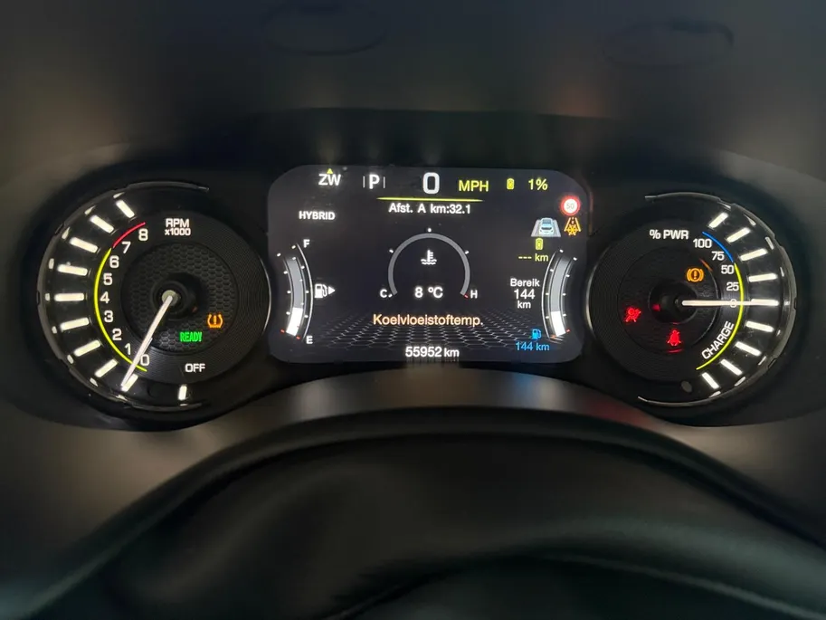 Jeep Renegade 1.5T e-Hybrid S 190PK AUTOMAAT | Black line| Lichtmetalen velgen| Parkeer sensoren V/A| Navigatie| Camera| Climate Control| 4WD drive| Leer| elec. stoel| Reservewiel|