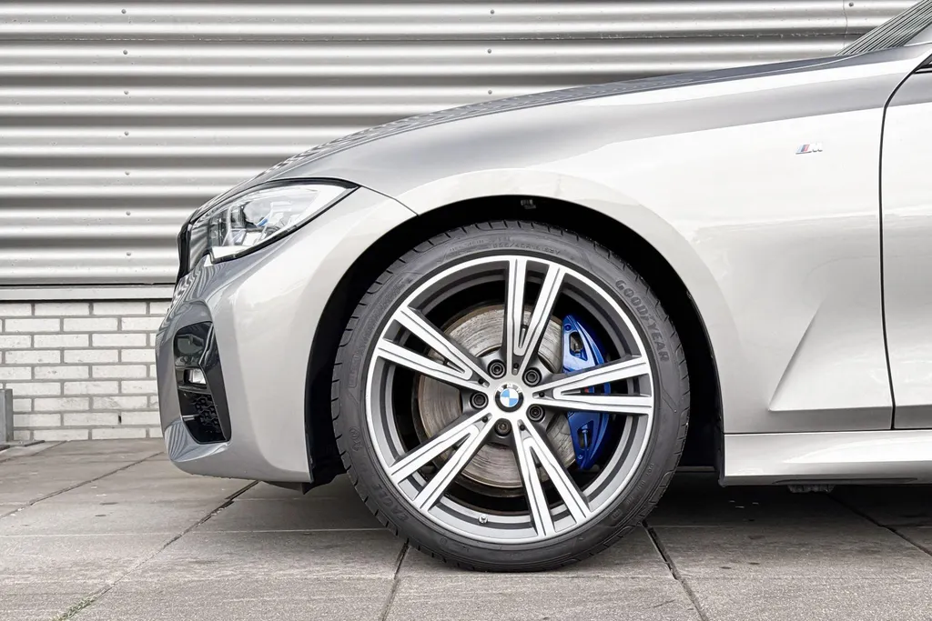 BMW 3 Serie Sedan 320i Business Edition Plus