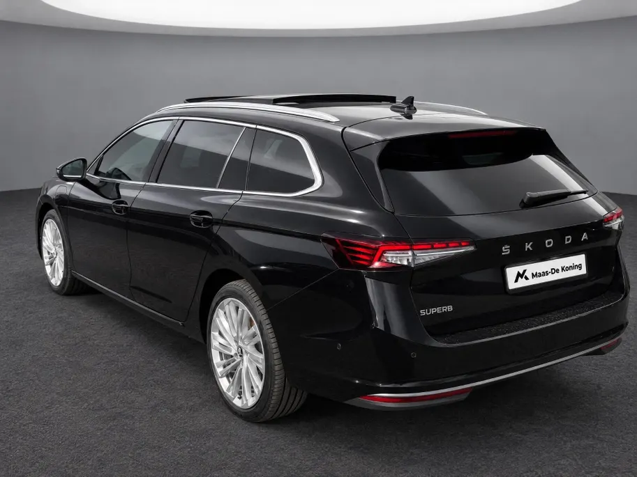 Škoda Superb 1.5TSI 150kW/204PK PHEV Laurin & Klement · Panoramadak · Leder · Trekhaak · 360°Camera · Garantie t/m 04-06-2030 of 100000km.