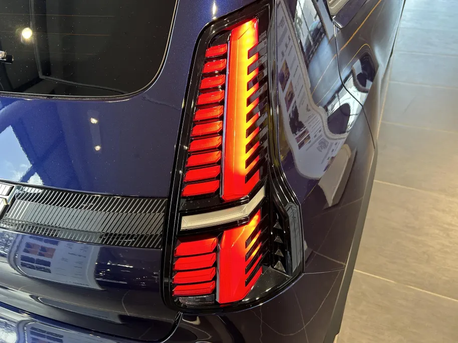 Renault 5 Comfort Range Techno | NU met €1.800,- Zeeuw & Zeeuw voorraadkorting en met GRATIS 5 jaar fabrieksgarantie tot 160.000km | PACK WINTER | V2G ready | Auto van het Jaar 2025 | Te financieren tegen 2,9% rente |