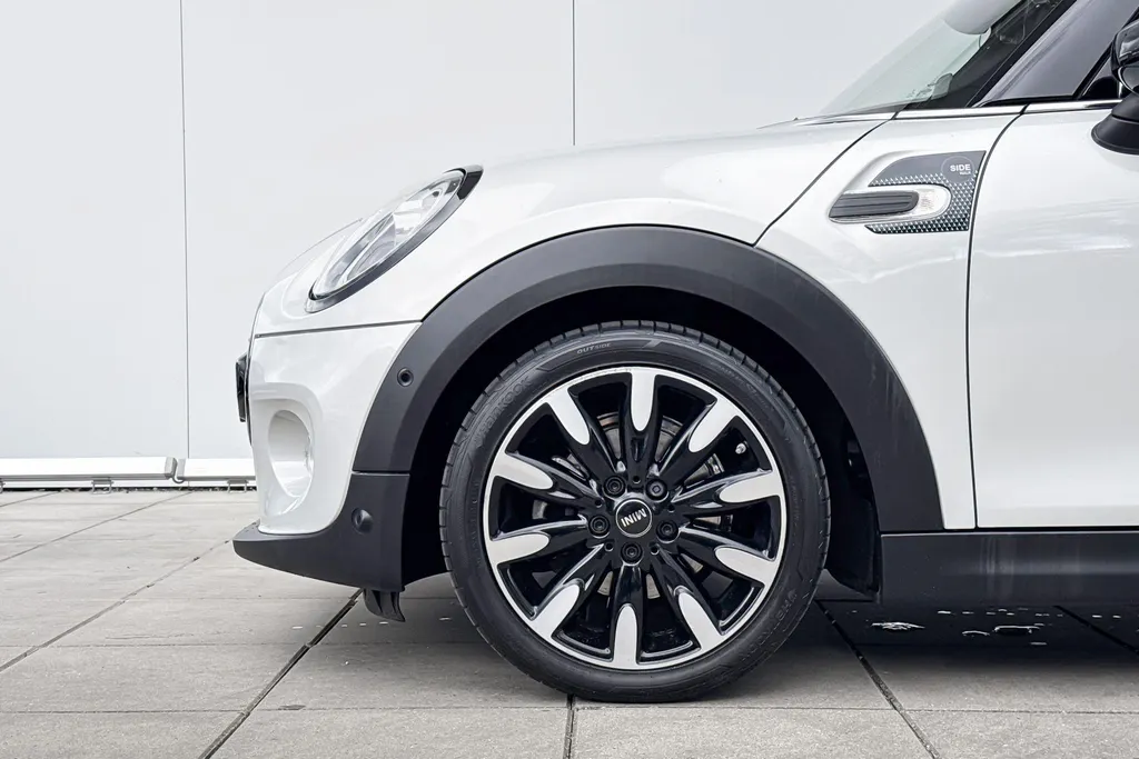 MINI Cooper Cabrio 1.5 Cooper Sidewalk Edition
