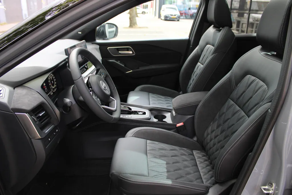 Nissan QASHQAI 1.3 MHEV Xtronic Tekna Plus | 1800KG TREKGEWICHT | €5.000,- VOORRAAD KORTING! | FULL OPTION |
