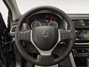 Suzuki S-Cross 1.4 Boosterjet Stijl AUTOMAAT NAVI AIRCO CAMERA ADAPTIEVE CRUISE CONTROLE APPLE CARPLAY ANDROID AUTO SCHUIFKANTELDAK LEER ZEER MOOIE AUTO DEALER ONDERHOUDEN