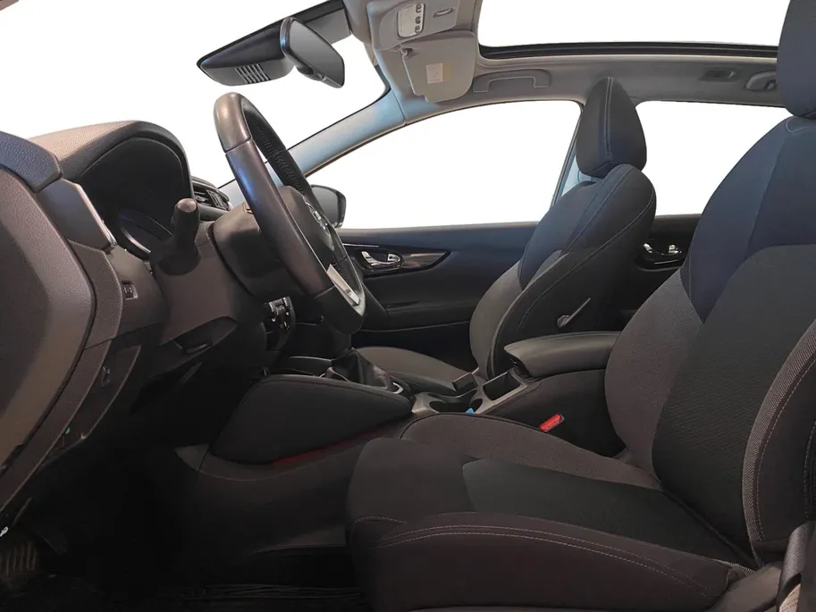 Nissan QASHQAI 1.3 DIG-T | AUTOMAAT | N-CONNECTA | PANODAK | TREKHAAK |