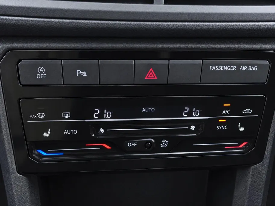 Volkswagen T-Cross 1.0 TSI 110pk DSG Style · Apple/Android Car Play · Keyless · Stoelverwarming · Alarmklasse 3 · ACC · P-Sensoren ·