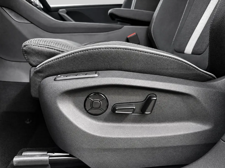 Škoda Kodiaq Sportline Business 1.5 TSI PHEV 150 kW / 204 PK | 19'' velgen | Trekhaak wegklapbaar | 2.000,- inruilbonus!!