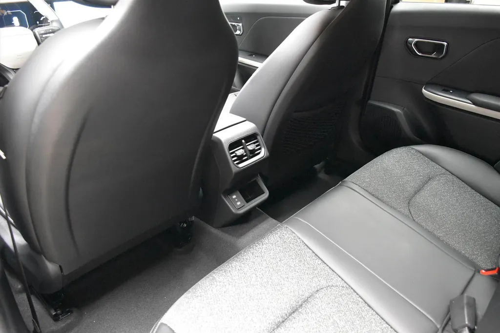 Kia K4 1.0 T-GDi MHEV 115pk DCT7 GT-Line Launch Edition (schuifdak)