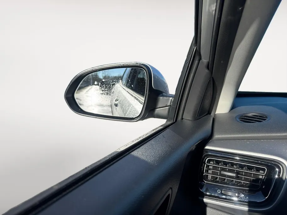Kia Stonic DynamicLine Automaat | Navi | Clima | Camera | Cruise Control | LM Velgen | Apple Carplay | Android Auto