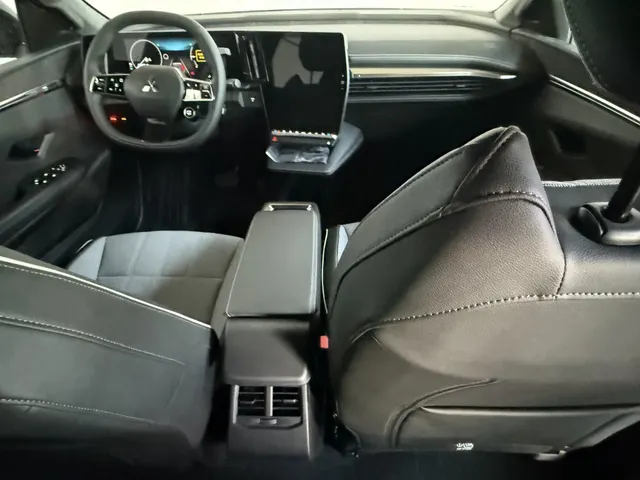 Mitsubishi Eclipse Cross Intense+ 87 kWh