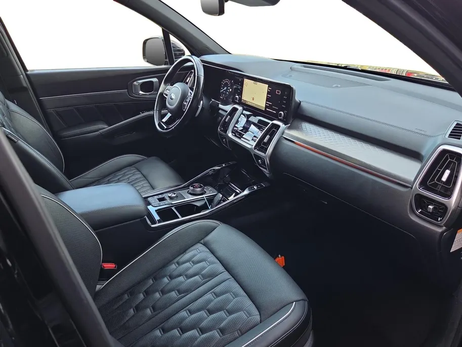 Kia Sorento 1.6 T-GDI Plug-in Hybrid 4WD ExecutiveLine 7p. | Navi | Clima | 360° Camera | Stoelventilatie | Stoel-/Stuurverwarming | Cruise Control | Keyless Entry | 7-Persoons
