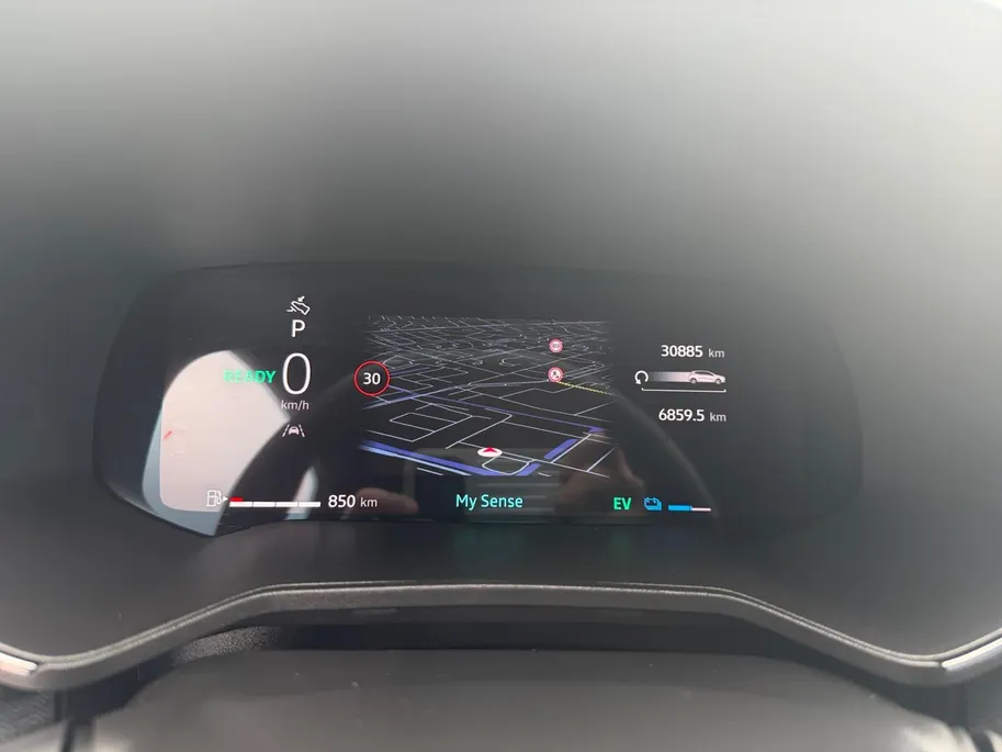 Renault Clio 1.6 E-Tech Full Hybrid 145 techno | Automaat | Apple Carplay & Android Auto | Cruise & Climate Control | Camera | Parkeersensoren | Navigatie | 12 Maanden BOVAG Garantie