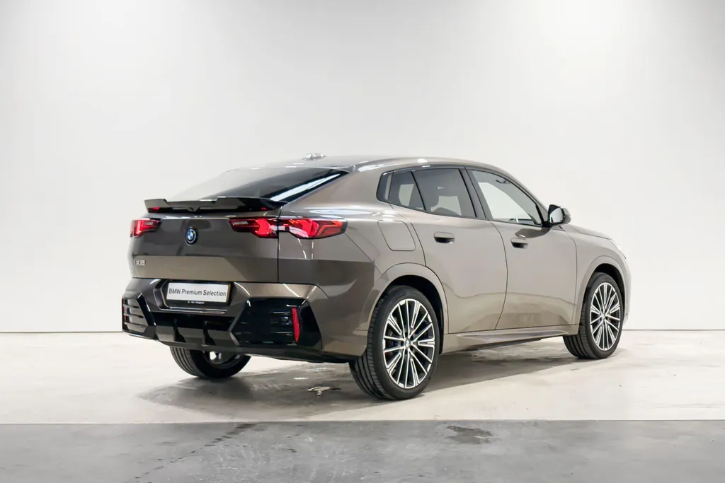 BMW iX2 eDrive20 M Sport Edition Innovation Pack