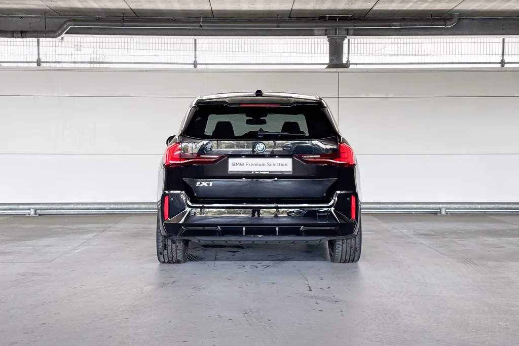 BMW iX1 xDrive30 Launch Edition 67 kWh