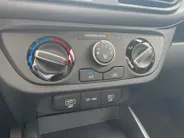 Hyundai i10 1.0 Comfort | Android auto/Carplay | Airco| Navigatie | All season banden | Achteruitrijcamera| Parkeersensoren achter| ZEER WEINIG KILOMETERS!