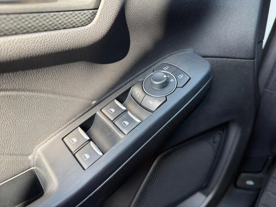 Ford Kuga 2.5 PHEV ST-Line | NL auto | 1500 kg trekgewicht | Automaat | Winter pack | Achteruitrijcamera | Parkeersensoren voor en achter | Cruise control | Apple carplay & Android auto | Bovag garantie |