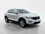 Volkswagen T-Roc 110PK TSI Style | Trekhaak 1300KG Trekgewicht | Navigatie | Cruise Control Adaptief | Climate Control | Camera | Parkeersensoren | Lichtmetalen Velgen | Armsteun |