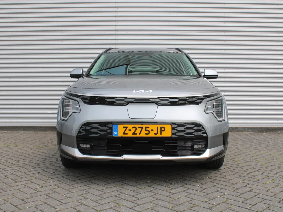 Kia Niro EV Edition Advanced 64.8 kWh | Stuur-/stoelverwarming | Elektr. stoelverstelling | Camera | Cruise adapt. | 17'LM | Clima | 17% bijtelling |