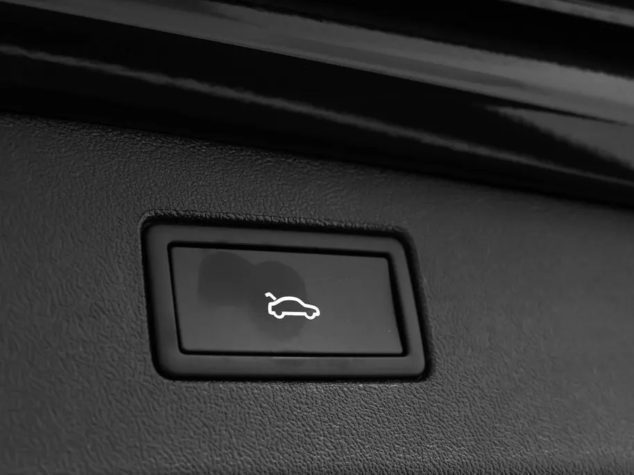 Volkswagen Tiguan R-Line Edition 1.5 eHybrid 204 PK 6 versn. DSG · Black Style Pakket · Panoramaschuif-kanteldak · Comfort Pakket Plus · Interieur Style Pakket · Prijs is inclusief inruilpremie ·