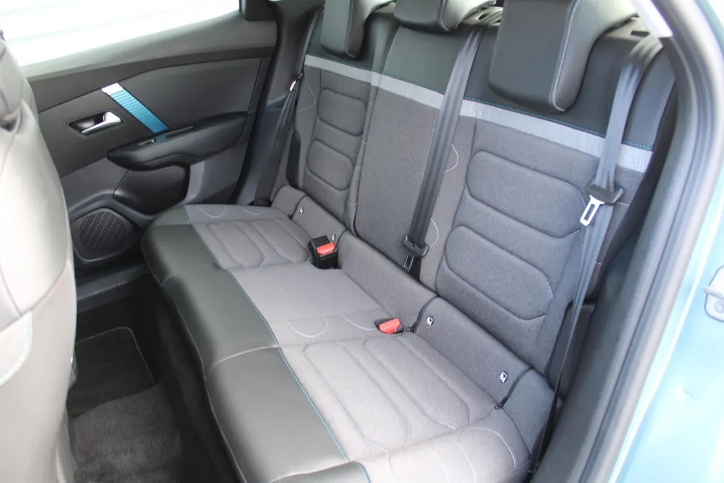 Citroën ë-C4 Shine 50 kWh | Airco | Cruise | Navi | Keyless | Trekhaak | LM Velgen | Heads Up Display | Stoelverwarming |