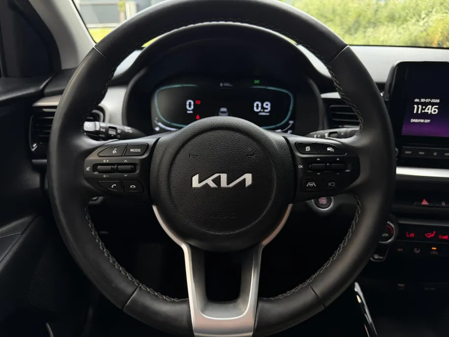 Kia Stonic 1.0 T-GDi MHEV DynamicPlusLine | Apple Carplay / Android Auto | Navigatiesysteem | Stoel + Stuurverwarming | Licht + Regensensor | Parkeersensoren + Camera Achter | Cruise Control | 16' Lichtmetalen Velgen