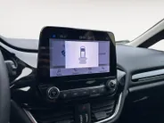 Ford Fiesta 1.0 EcoBoost Titanium 125pk | Stoel- stuur en voorruitverwarming | Navigatie via Apple Carplay & Android auto | Parkeer sensoren