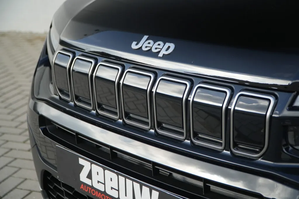 Jeep Avenger 1.2 e-Hybrid Summit | Navi | JBL | Camera | Winter | 18'