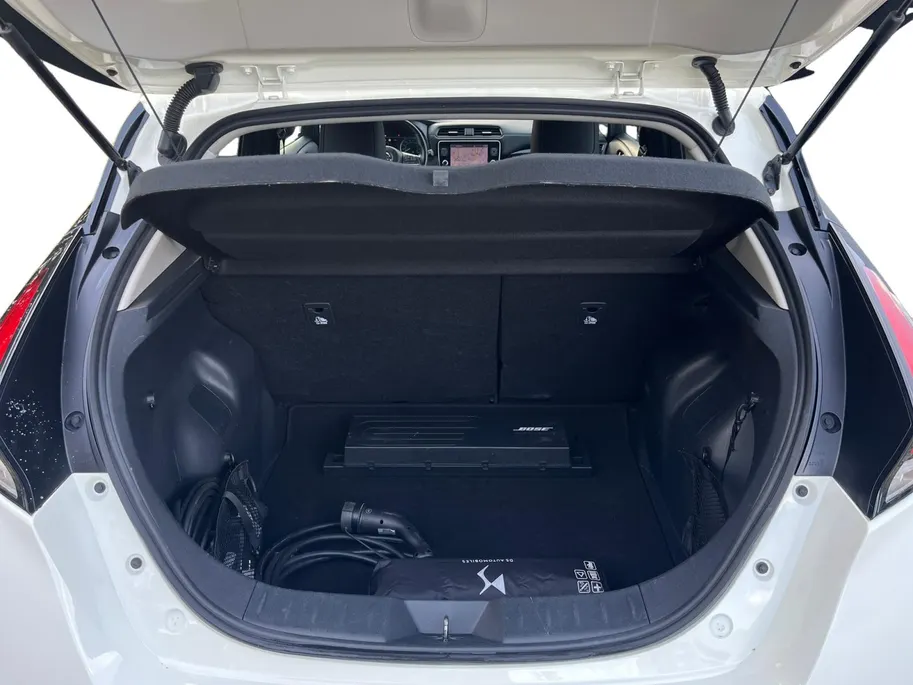 Nissan Leaf Tekna 40 kWh | 360 graden camera | Stoelverwarming | Climate Control | Bose audio
