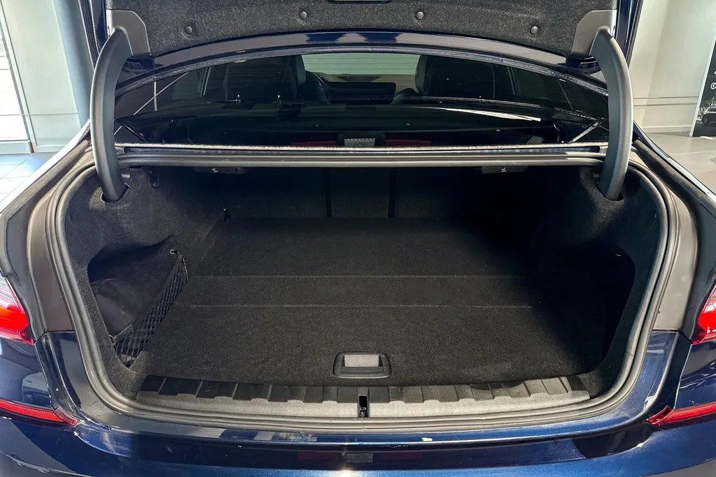 BMW 3 Serie Sedan 330e High Executive