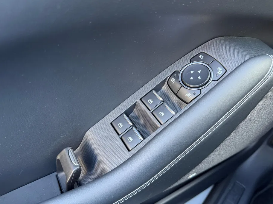 Ford Mustang Mach-E Standard RWD 73 kWh | Automaat | Pano dak | Adapt. Cruise control | BLIS | B&O audio | 360 graden camera | Parkeersensoren voor en achter | Elektr. achterklep | Fabrieksgarantie |